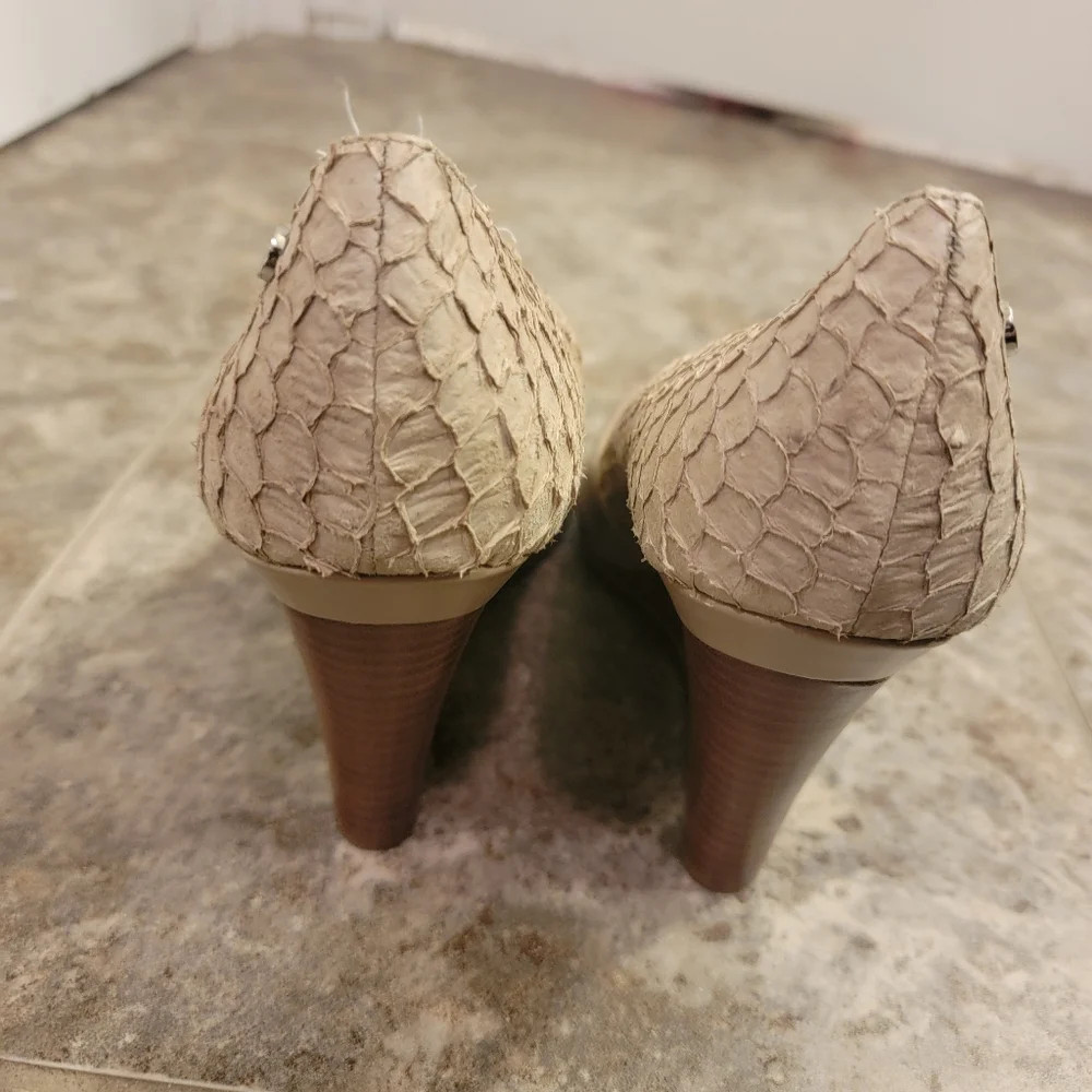 Calvin Klein Qammie Peep Toe Wedge‎ Light Taupe